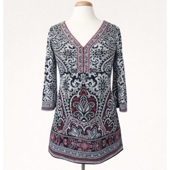 White House Black Market Paisley Tunic Top XS NWT V-Neck Long Sleeve - Picture 2 of 16